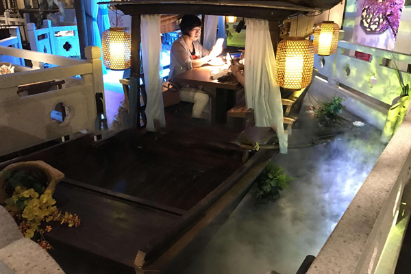 餐饮船